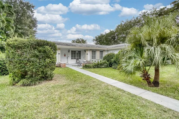 $5,000 | 970 Benevento Avenue, Unit 970, Coral Gables, FL 33146