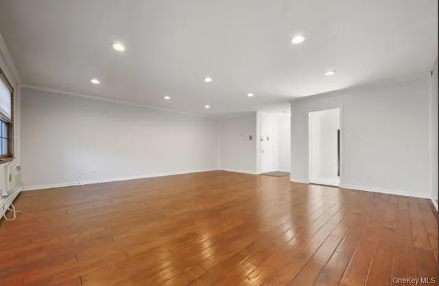 $849,000 | 14-14 Bonnie Lane | Bay Terrace