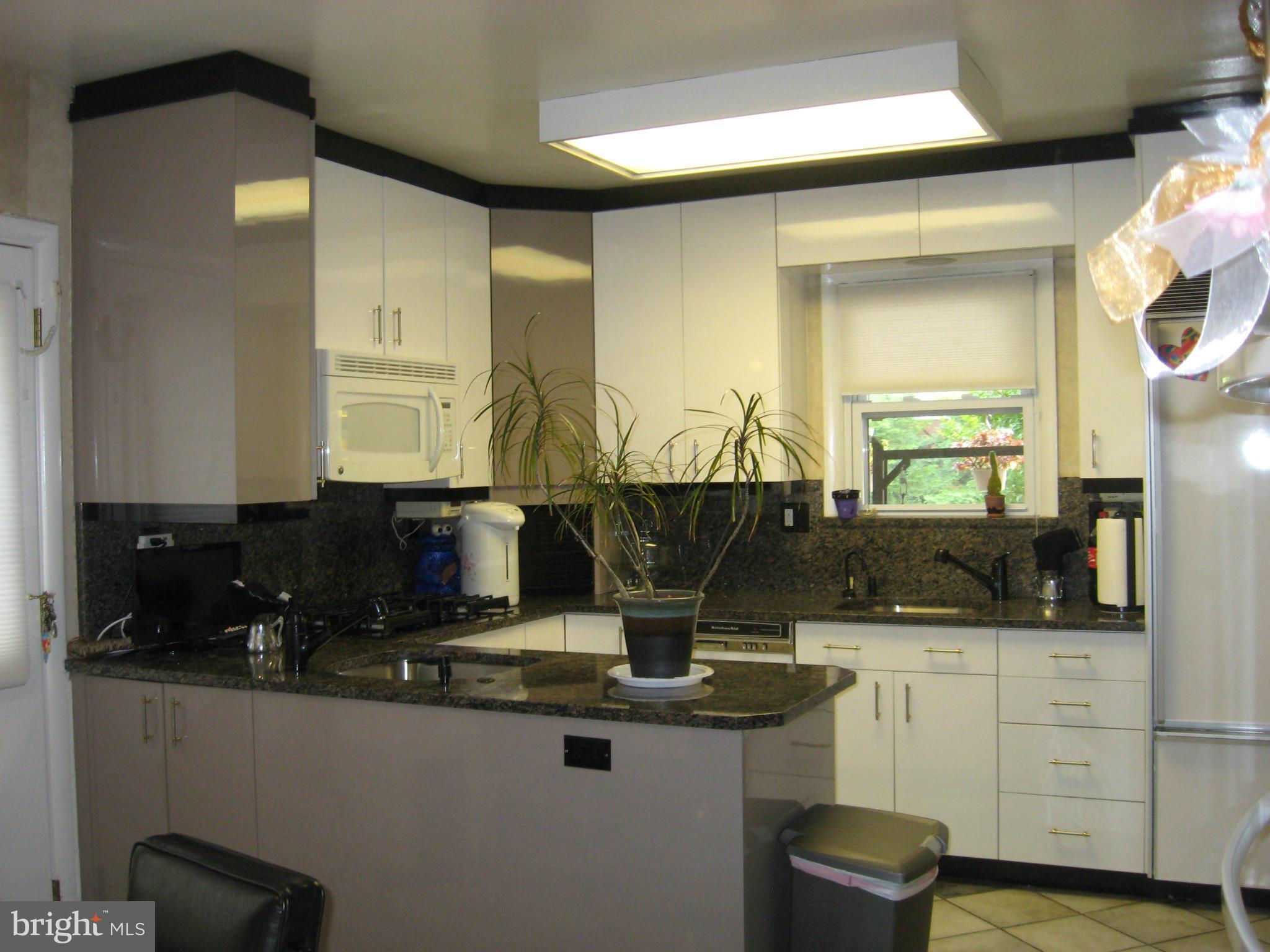 2504 Larryvale Road Baltimore, MD 21209 - Photo 8 of 26 Kitchen
