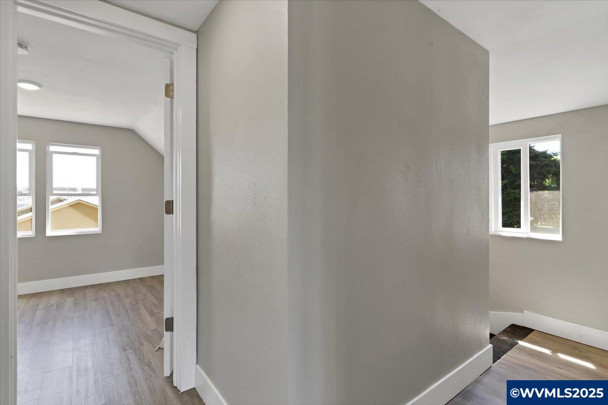 4250 Silverton Road Northeast Salem, OR 97305 - Photo 14 of 35 Gallery Image 14