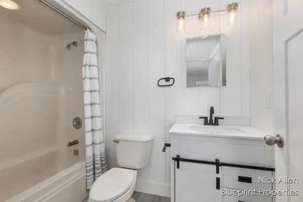 $599,900 | 7093 Peninsula Drive Northeast, Rockford, MI 49341