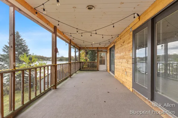 $599,900 | 7093 Peninsula Drive Northeast, Rockford, MI 49341