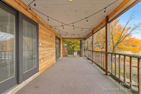 $599,900 | 7093 Peninsula Drive Northeast, Rockford, MI 49341