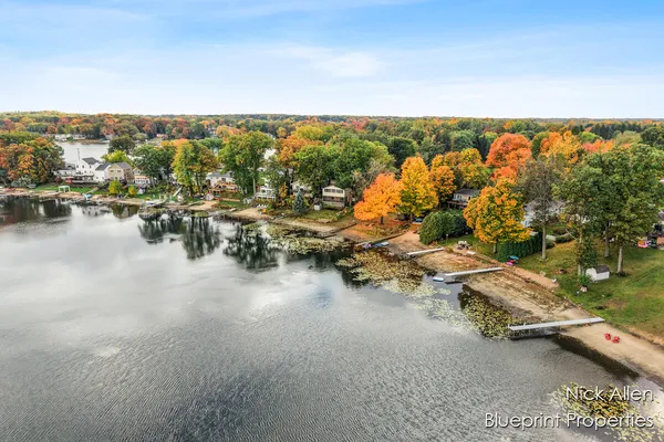 $599,900 | 7093 Peninsula Drive Northeast, Rockford, MI 49341