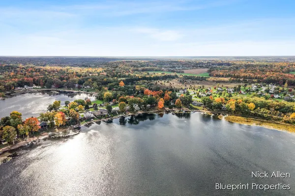$599,900 | 7093 Peninsula Drive Northeast, Rockford, MI 49341