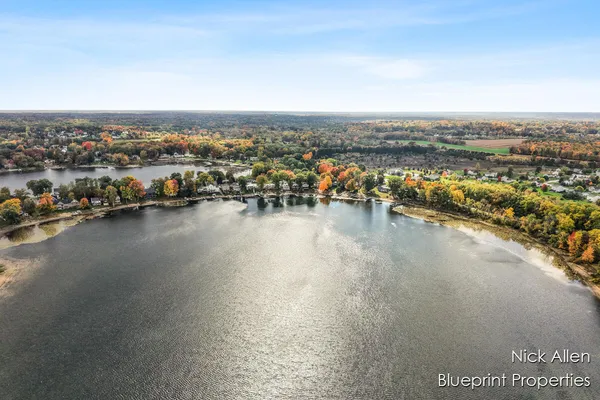 $599,900 | 7093 Peninsula Drive Northeast, Rockford, MI 49341