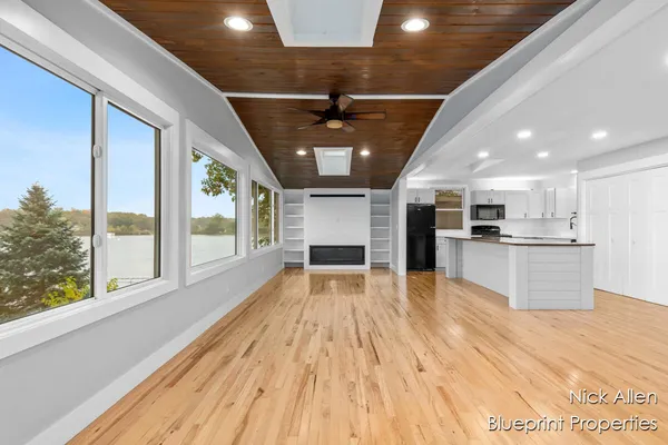 $599,900 | 7093 Peninsula Drive Northeast, Rockford, MI 49341