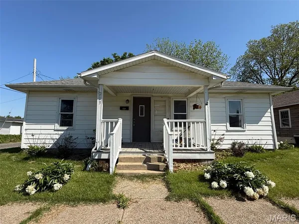 $119,000 | 213 West St Clair Street, Vandalia, IL 62471
