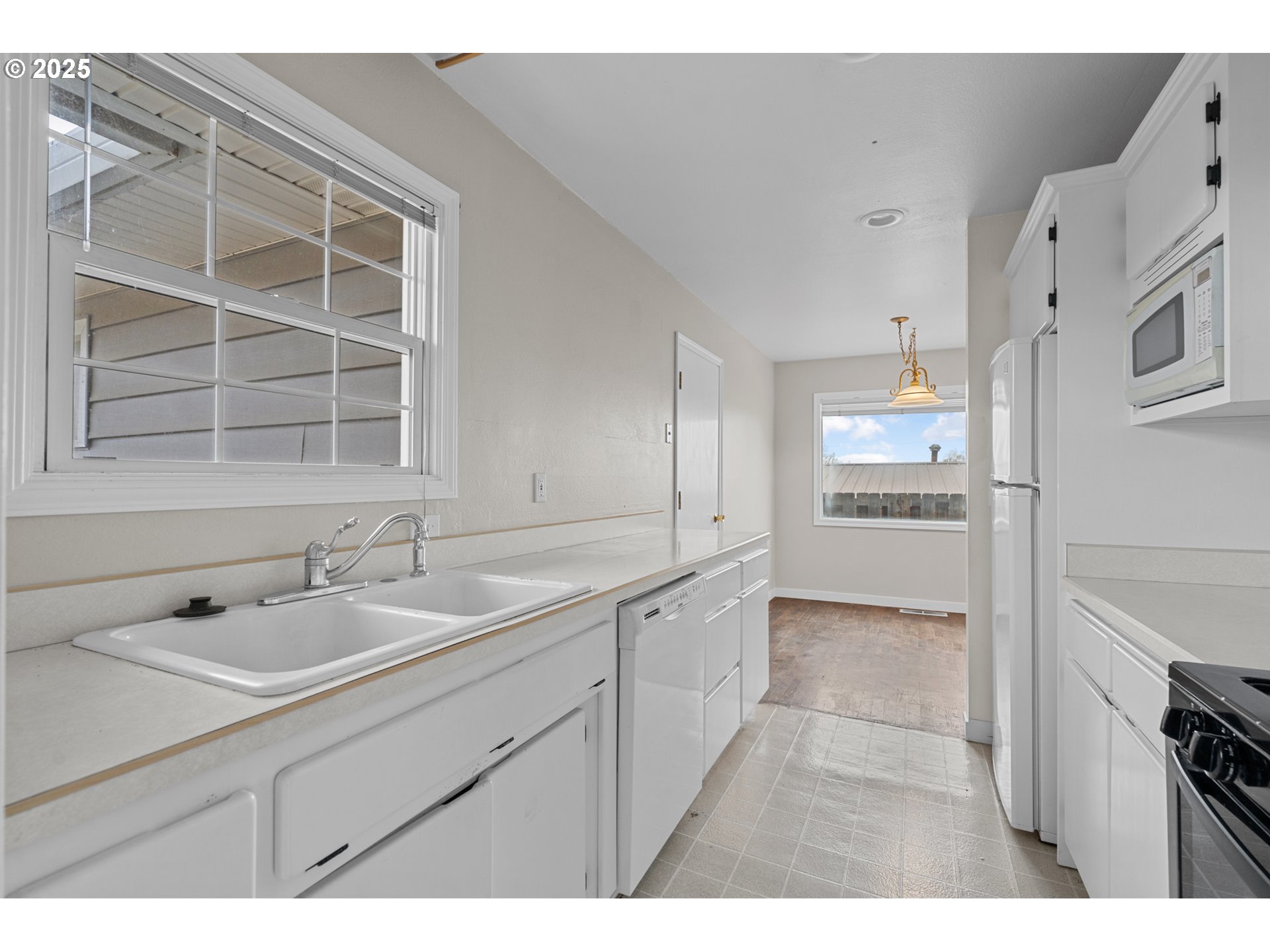 2409 Southwest Olson Avenue Pendleton, OR 97801 - Photo 11 of 22 Gallery Image 11