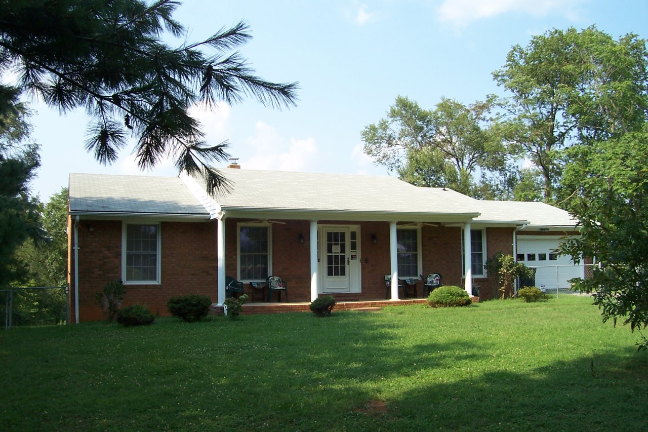 2470 Highland Road Roanoke, VA 24014 - Photo 12 of 12 a view of a house with a yard and plants