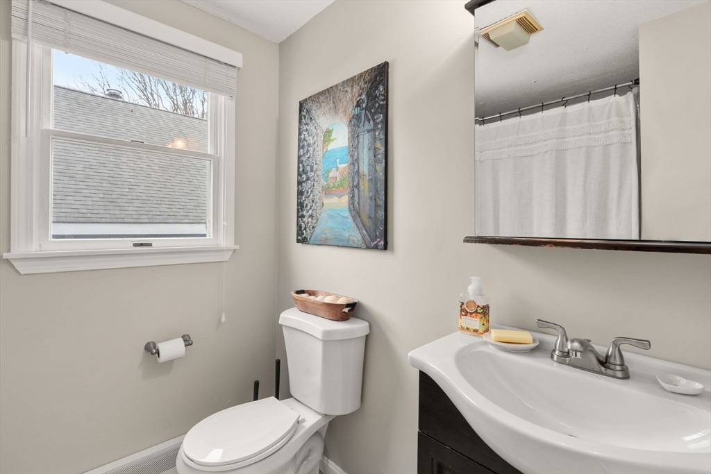 13 Fayette Street, Unit 3 Beverly, MA 01915 - Photo 17 of 26