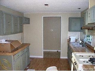290 South Rochester Road Oakland, MI 48363 - Photo 3 of 5 Kitchen