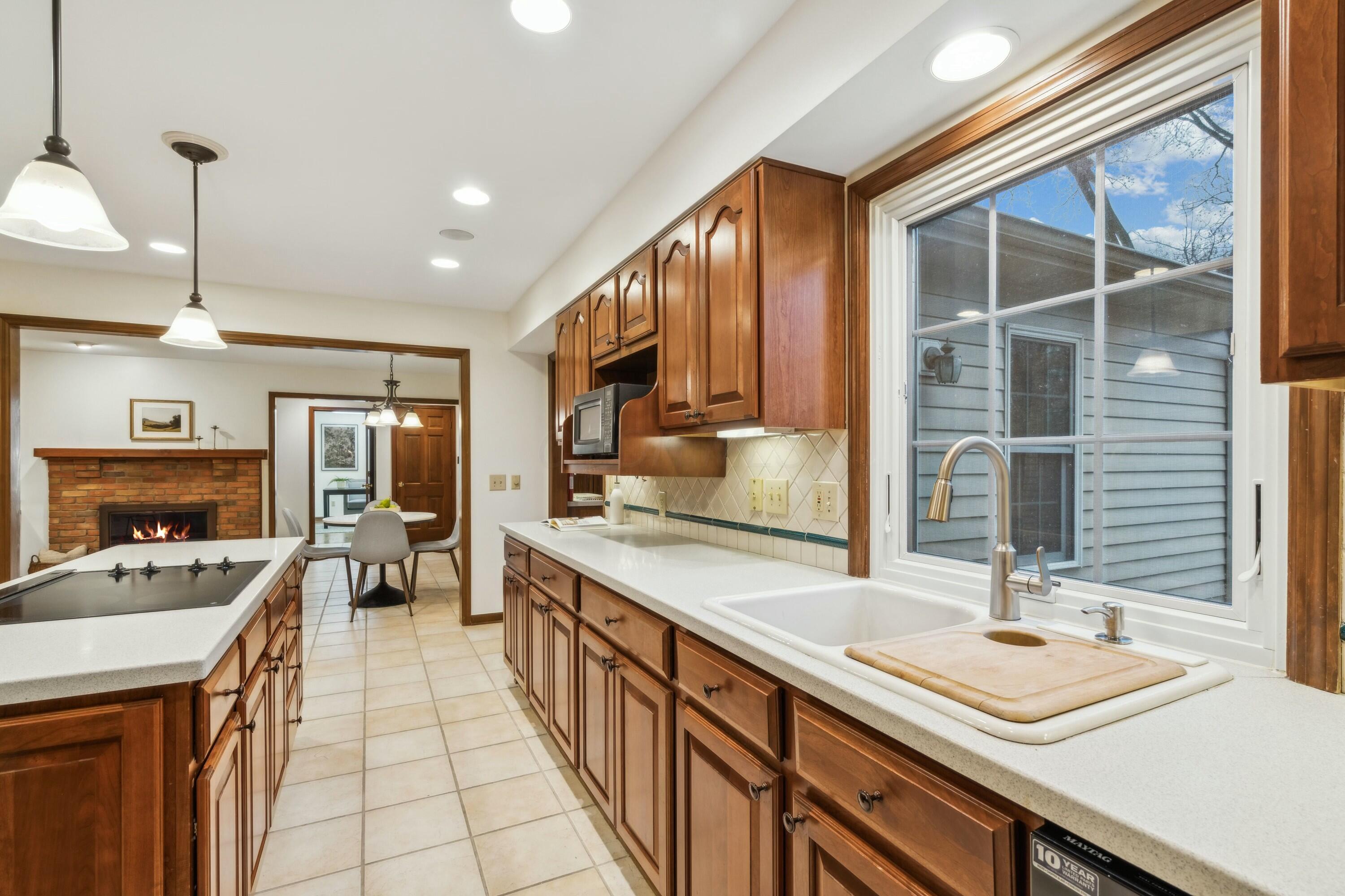 4052 Fenwick Road Columbus, OH 43220 - Photo 20 of 76 Kitchen