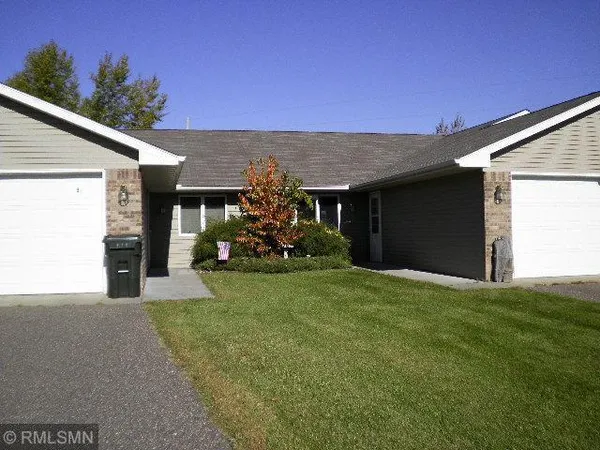 $1,250 | 840 Highview Drive, Unit C, New Richmond, WI 54017