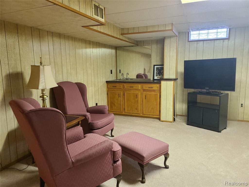 641 Lake Forest Road Rochester Hills, MI 48309 - Photo 31 of 34