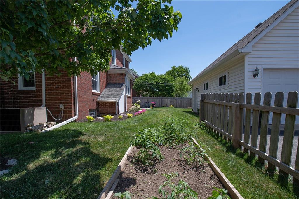 2501 Kessler Blvd E Drive Indianapolis, IN 46220 - Photo 8 of 60