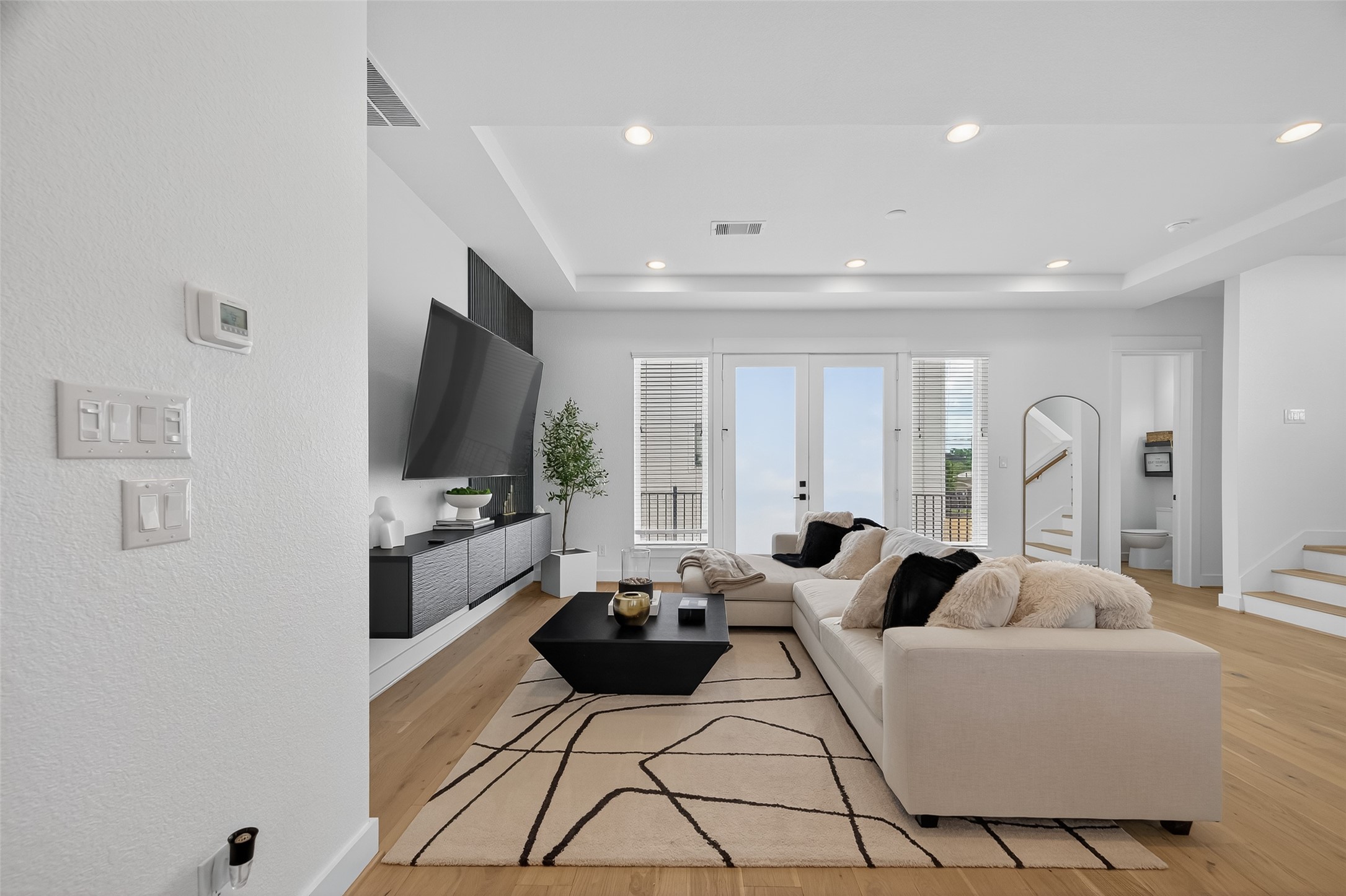 4806 Gano Street, Unit C Houston, TX 77009 - Photo 4 of 30 Another view of the living room.