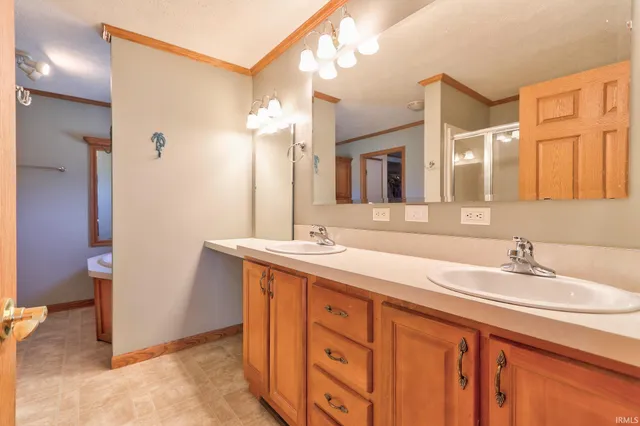 $315,000 | 9596 West 575 South, Owensville, IN 47665