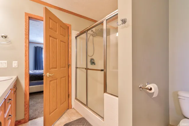 $315,000 | 9596 West 575 South, Owensville, IN 47665