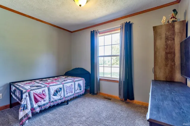 $315,000 | 9596 West 575 South, Owensville, IN 47665