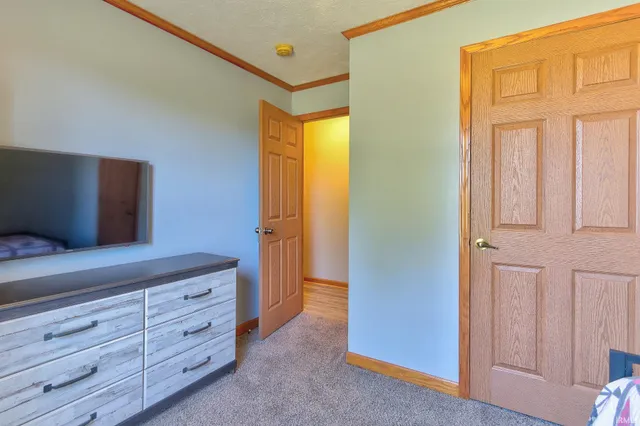 $315,000 | 9596 West 575 South, Owensville, IN 47665