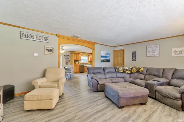 $315,000 | 9596 West 575 South, Owensville, IN 47665