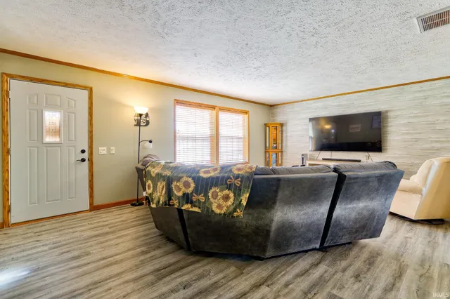 $315,000 | 9596 West 575 South, Owensville, IN 47665