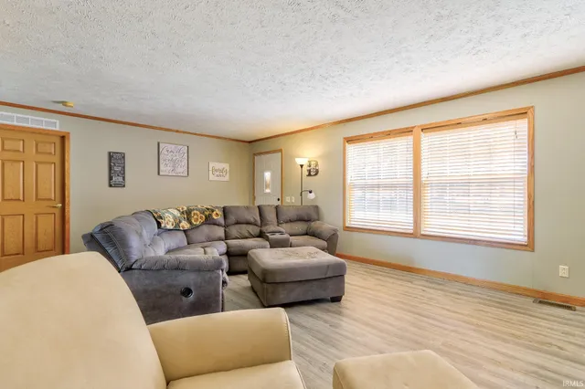 $315,000 | 9596 West 575 South, Owensville, IN 47665