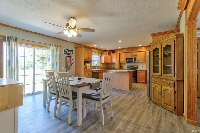 $315,000 | 9596 West 575 South, Owensville, IN 47665