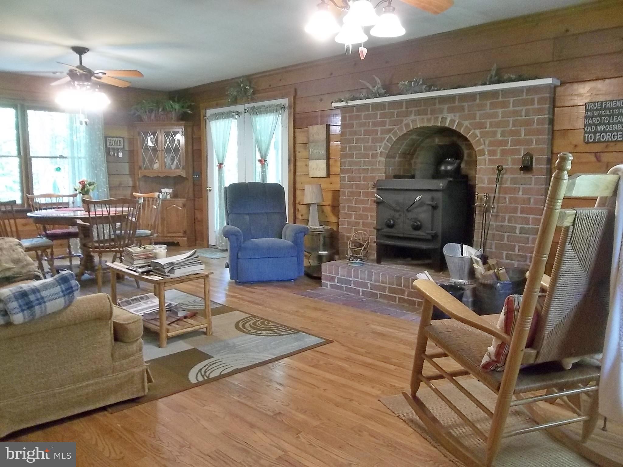 11560 Holly Road Ridgely, MD 21660 - Photo 14 of 28 Family Room