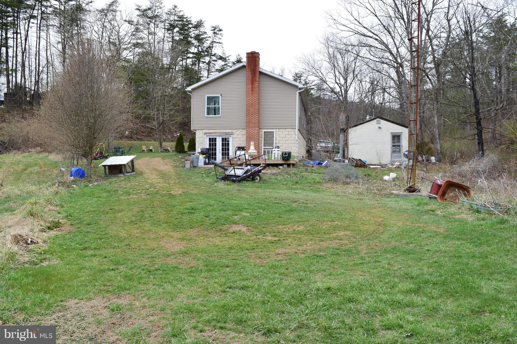 2593 Tabor Road Berkeley Springs, WV 25411 - Photo 25 of 28 driveway