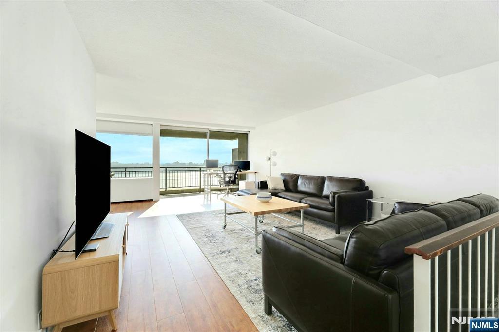 4 Horizon Road, Unit 1027 Fort Lee, NJ 07024 - Photo 3 of 19 Gallery Image 3