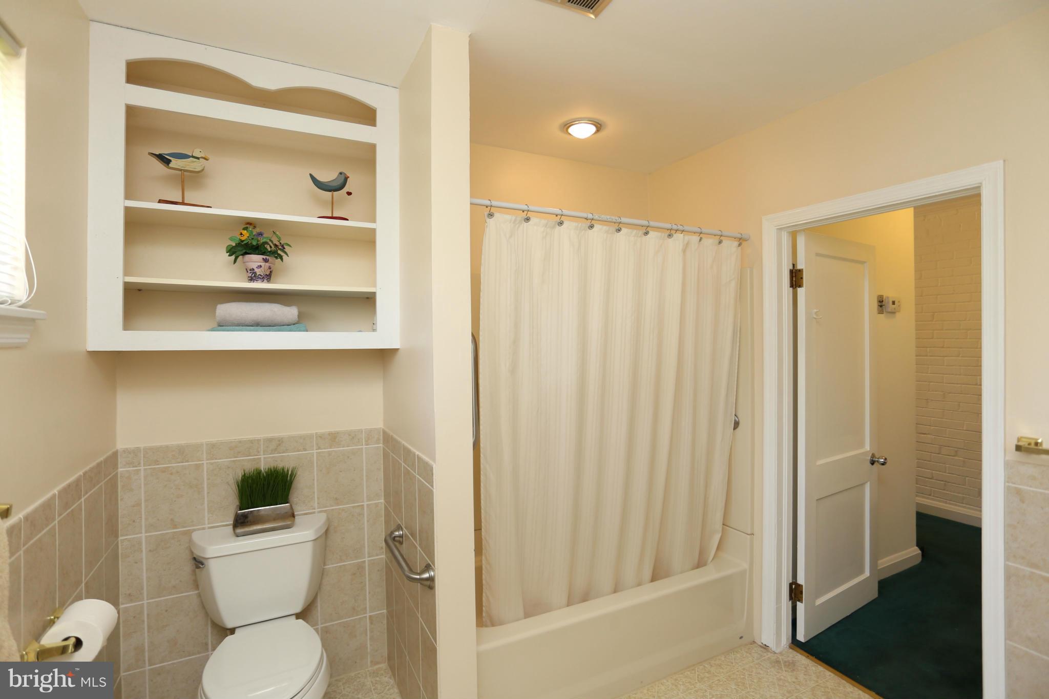 1014 Rolandvue Road Towson, MD 21204 - Photo 13 of 29 Bath