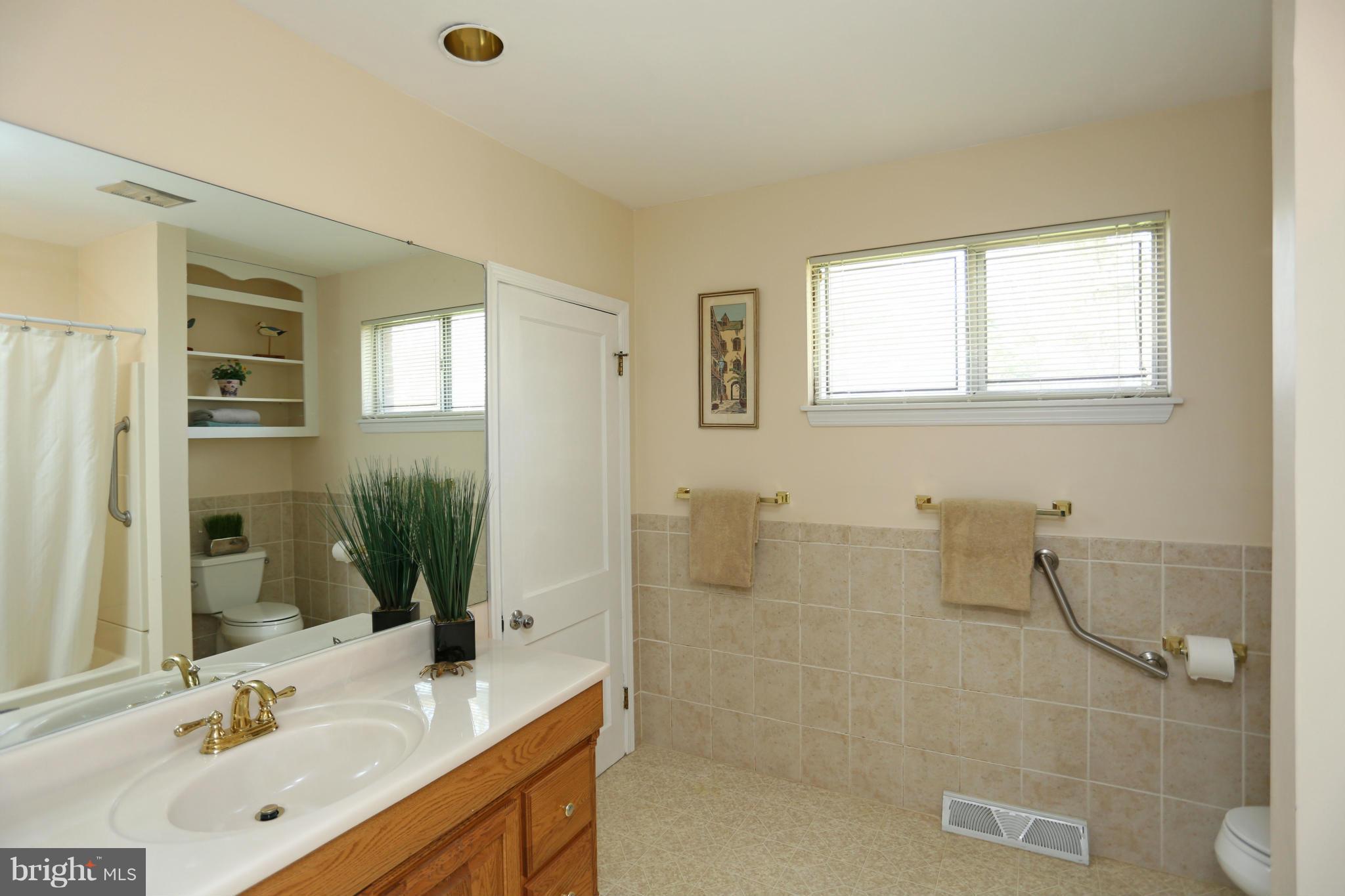 1014 Rolandvue Road Towson, MD 21204 - Photo 14 of 29 Bath