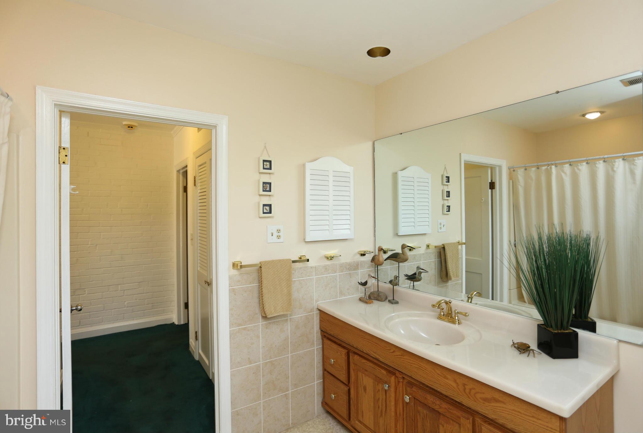 1014 Rolandvue Road Towson, MD 21204 - Photo 15 of 29 Bath