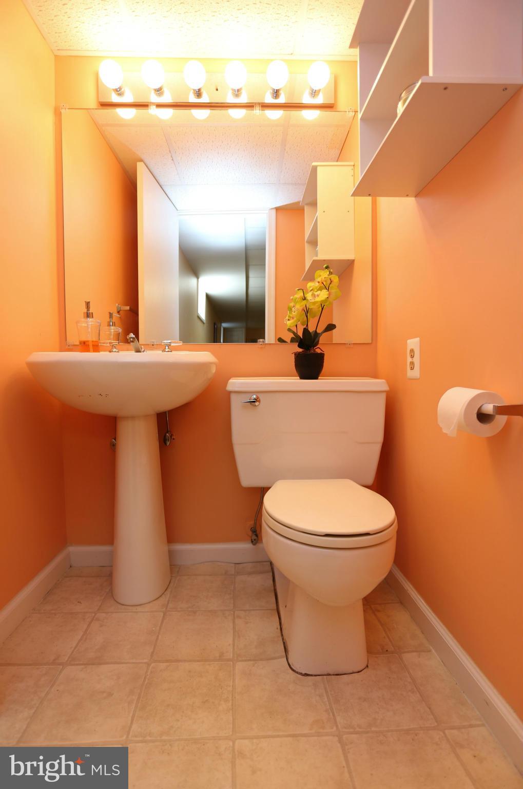 1014 Rolandvue Road Towson, MD 21204 - Photo 23 of 29 Bath