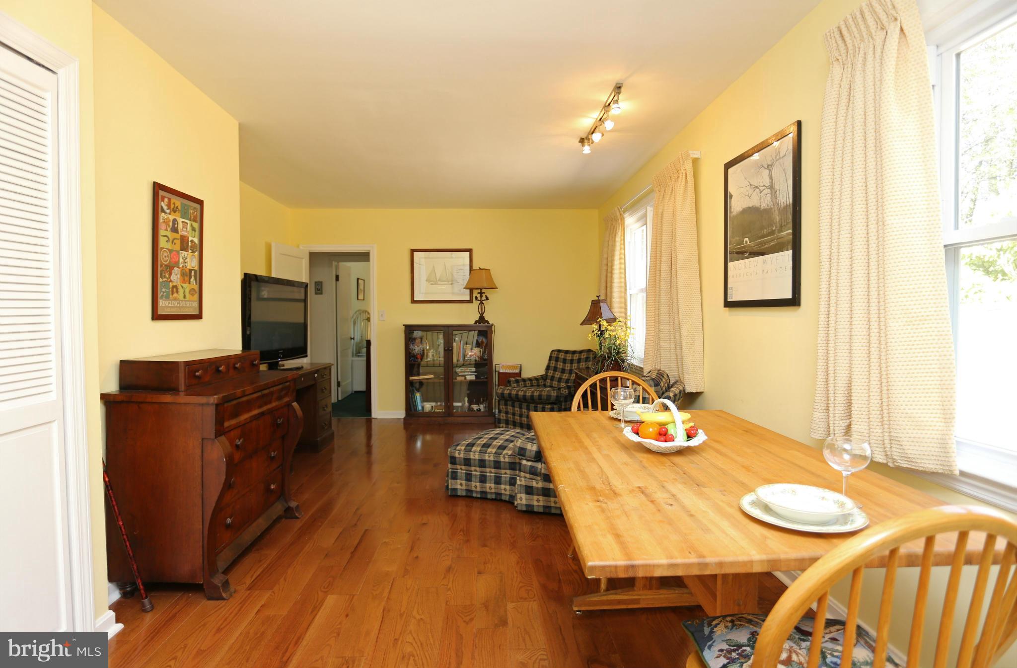1014 Rolandvue Road Towson, MD 21204 - Photo 7 of 29 Dining Room