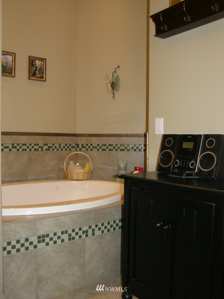 56 Lambert Road Elma, WA 98541 - Photo 14 of 25 Gallery Image 14