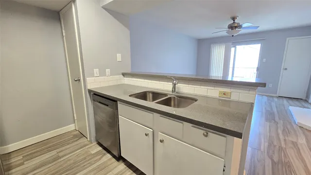 $95,000 | 18617 Egret Bay Boulevard, Unit 504, Houston, TX 77058