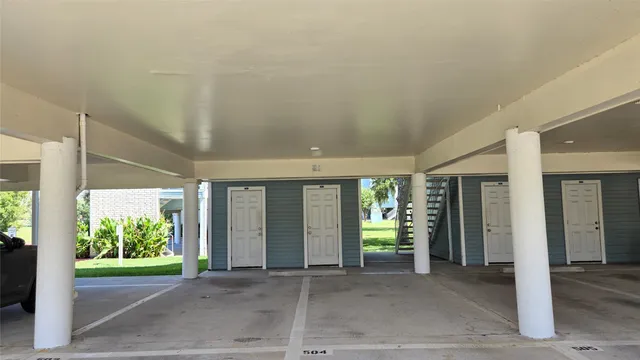 $95,000 | 18617 Egret Bay Boulevard, Unit 504, Houston, TX 77058