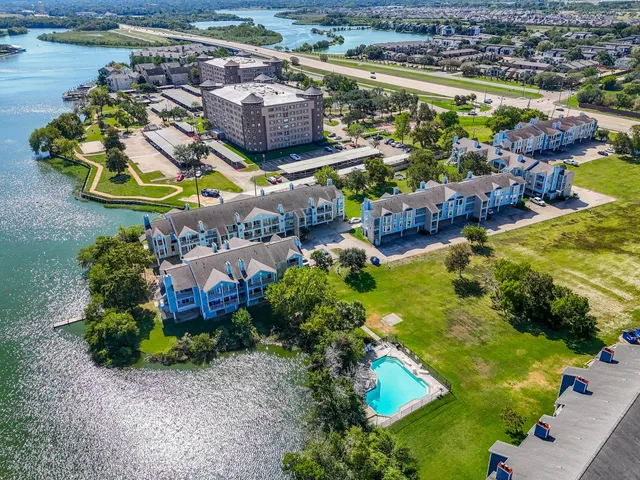 $95,000 | 18617 Egret Bay Boulevard, Unit 504, Houston, TX 77058