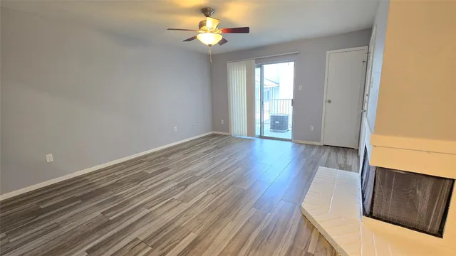 $95,000 | 18617 Egret Bay Boulevard, Unit 504, Houston, TX 77058