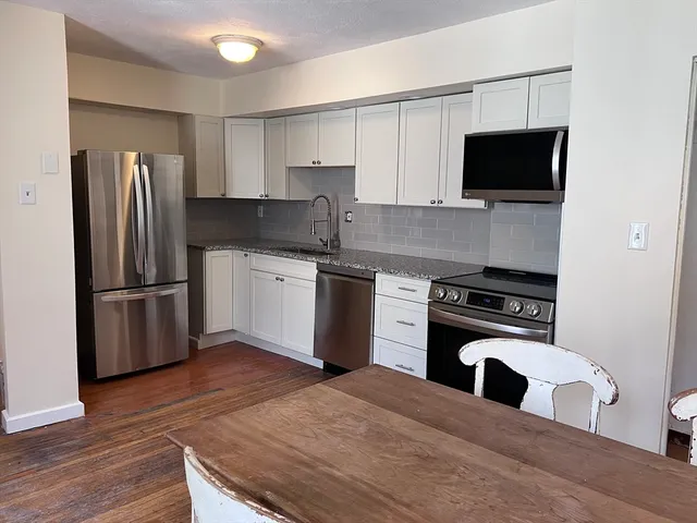 $3,600 | 394 Broadway, Unit 3, Somerville, MA 02145