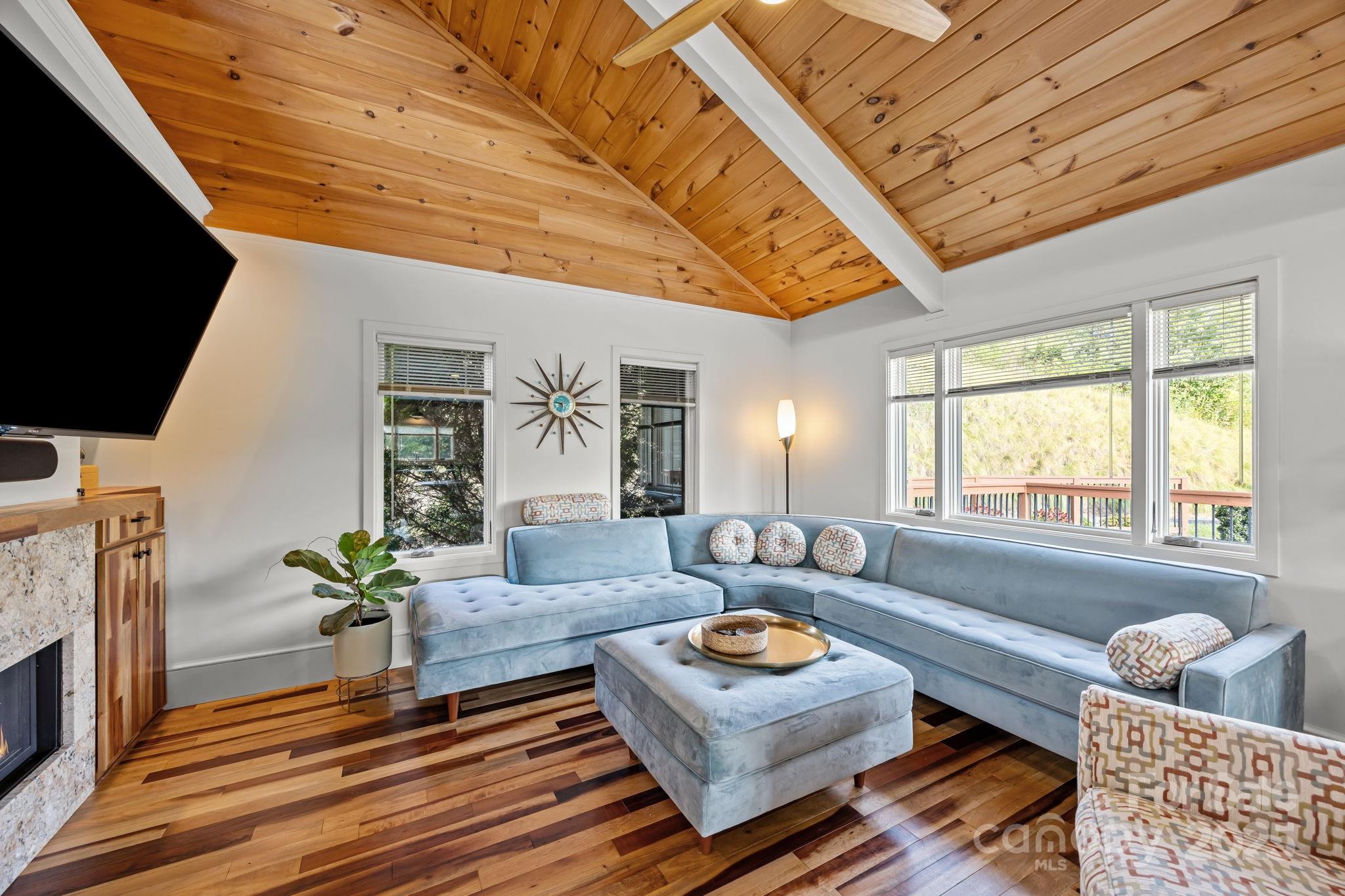 593 Buck Ridge Road Waynesville, NC 28785 - Photo 4 of 41 Gallery Image 4