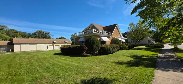 $370,000 | 302 Washington Street, Algonquin, IL 60102