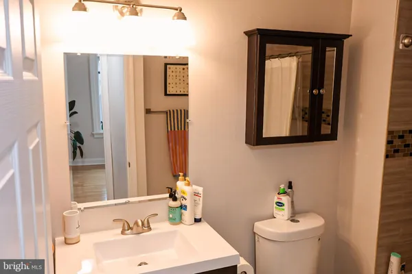 $1,550 | 1734 Bolton Street, Unit 3R, Baltimore, MD 21217