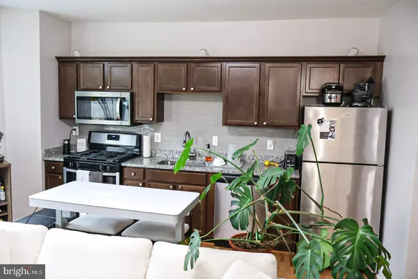 $1,550 | 1734 Bolton Street, Unit 3R, Baltimore, MD 21217