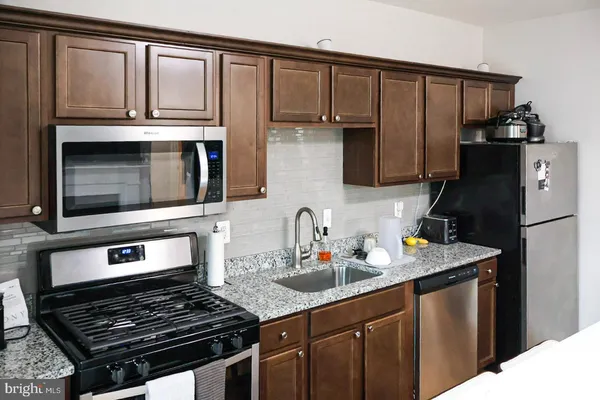 $1,550 | 1734 Bolton Street, Unit 3R, Baltimore, MD 21217