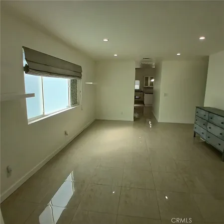 $4,300 | 16043 San Fernando Mission Boulevard, Granada Hills, CA 91344