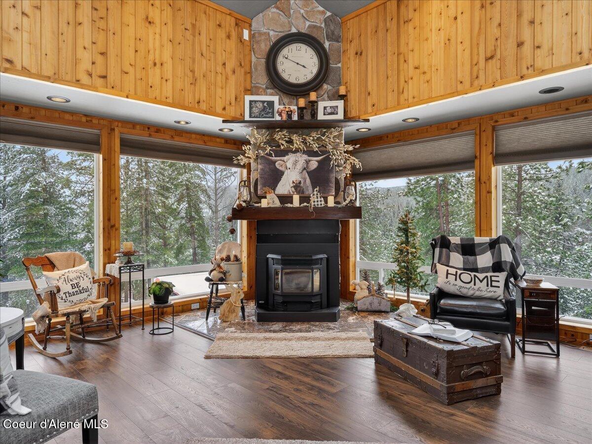 483 Paradise Road Pinehurst, ID 83850 - Photo 11 of 80 Pellet Stove/Fireplace Incert